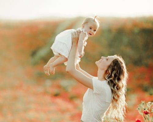 Kusursuz Değil, Gerçek: “Yeterince İyi Annelik” Beynin ve Kalbin Dengesidir